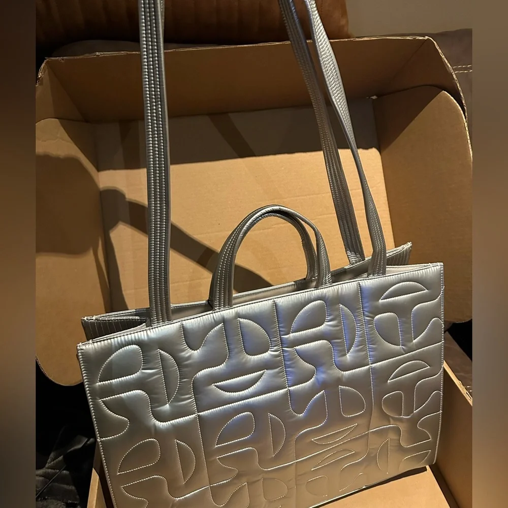 Moose Knuckles x Telfar Large Quilted Shopper - Picture 2 of 9